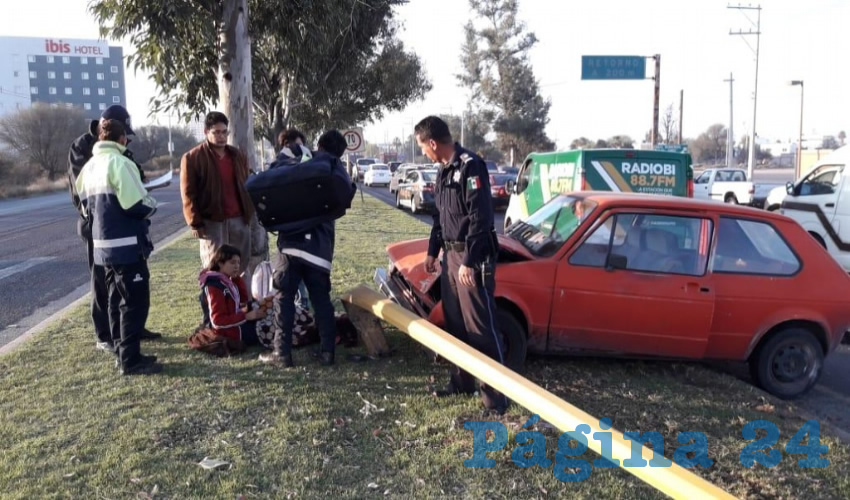 El percance ocurrió sobre el camellón central de bulevar a Zacatecas