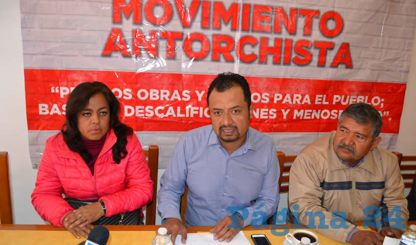 Osvaldo Ávila Tizcareño, dirigente estatal del movimiento Antorcha Campesina, informó que en próximos días realizarán manifestaciones en el ayuntamiento de Guadalupe para exigir al gobierno cumpla con demandas en obras para la demarcación, pese a que sostuvieron una reunión con el alcalde interino César González (Foto Merari Martínez)