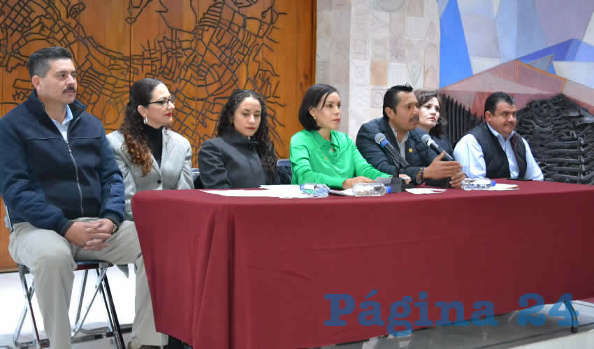 El Impuesto Ecológico fue propuesto por el gobierno estatal que encabeza Alejandro Tello Cristerna, sin embargo, el gobierno federal liderado entonces por el priísta, Enrique Peña Nieto, interpuso una controversia constitucional ya que argumentaba que los impuestos ecológicos que corresponden a gran parte de las empresas mineras, son parte del gobierno federal y no estatal (Foto Merari Martínez Castro)