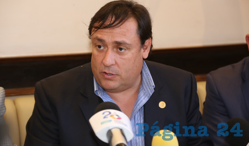 Claudio Alejandro Innes Peniche, presidente de la Cámara Nacional de la Industria de Restaurantes y Alimentos Condimentados