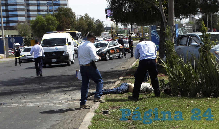 De nueva cuenta, ocurrió un accidente en la curva de avenida Aguascalientes situada a la altura de la UAA
