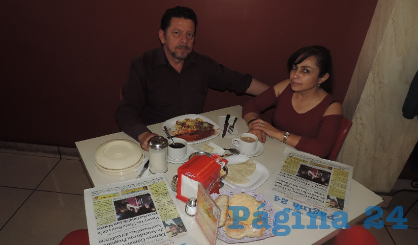 En el restaurante Mitla almorzaron Sergio Vázquez Martínez y su esposa Leticia Villalpando