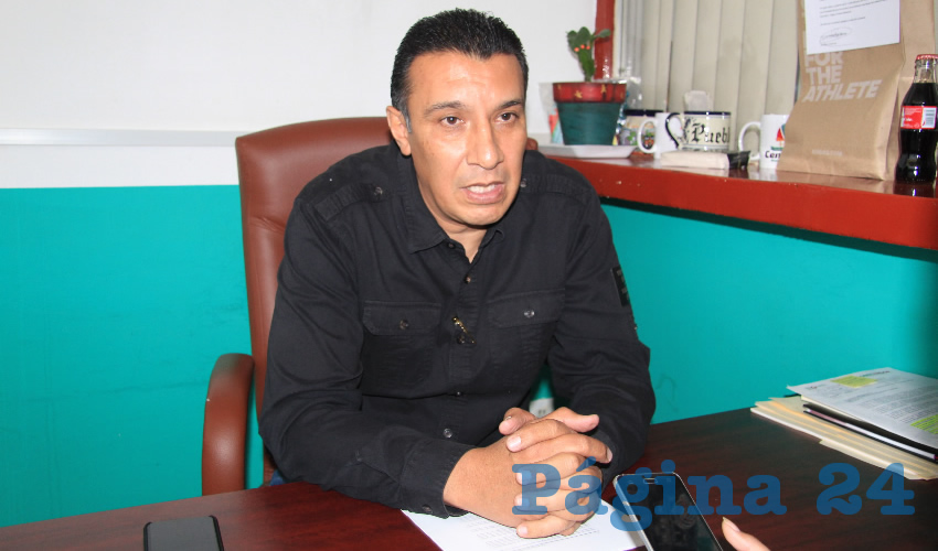 Adolfo Márquez Vera, director del Instituto de Cultura Física y Deporte del Estado de Zacatecas (Incufidez): “Ya no estamos para atender chismes, ella (Mónica Borrego) está para legislar y atender necesidades realmente importantes de la ciudadanía; ¿Qué padre de familia retira una denuncia por acosos sexual?, nadie” (Foto Rocío Castro)