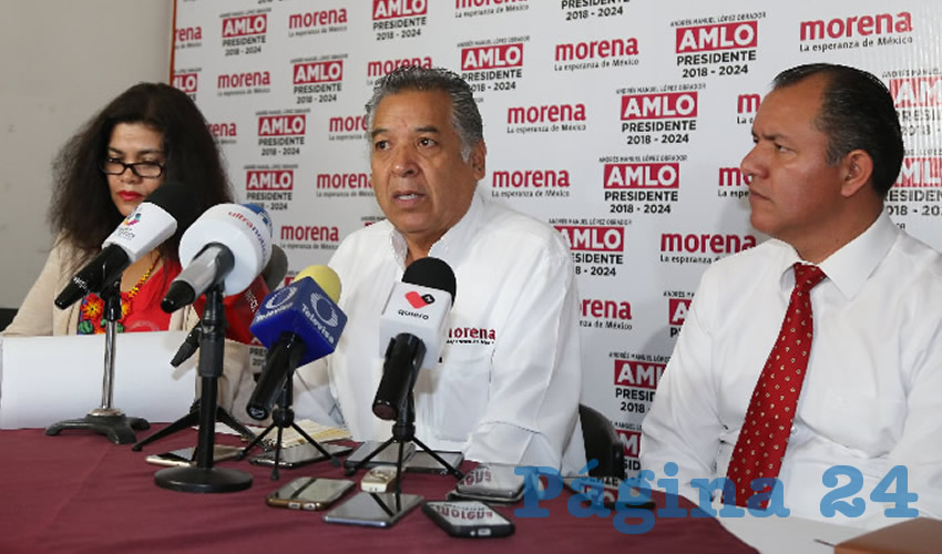 Conferencia de prensa de la dirigencia estatal de Morena (Foto: Eddylberto Lu&eacute;vano Santill&aacute;n)