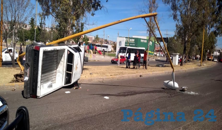 En avenida Mariano Hidalgo, se accidentó el ebrio Alejandro de Jesús Medrano Martínez