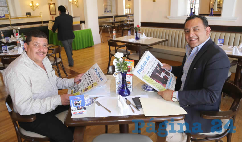 En Sanborns Francia se reunieron Sergio Martínez y Rodolfo Téllez Moreno, secretario de Servicios Públicos del Municipio de Aguascalientes