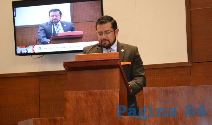 Héctor Menchaca Medrano, diputado por Movimiento de Regeneración Nacional (Morena), presentó un punto de acuerdo para exhortar al gobernador Alejandro Tello Cristerna y a los 58 presidentes municipales: “Para que realicen un diagnóstico y una evaluación integral del estado de fuerza y las capacidades institucionales de sus respectivos cuerpos policiales, así como el establecimiento de objetivos en un horizonte de corto y mediano plazo para el fortalecimiento de dichas corporaciones” (Foto Rocío Castro Alvarado)