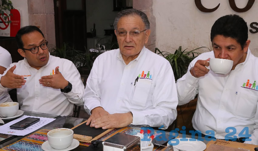 Rueda de prensa del Frente Nacional por la Familia (Foto: Eddylberto Luévano Santillán)