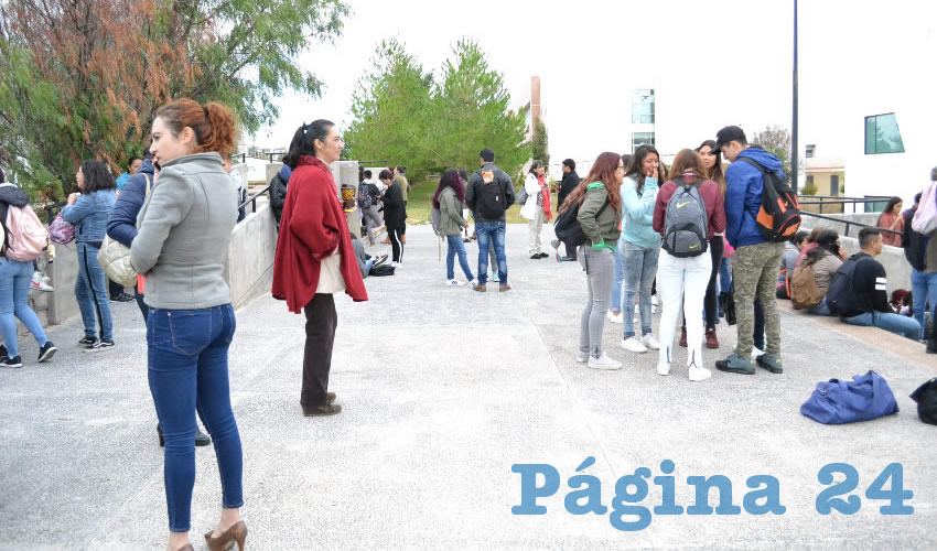 Los datos del INEGI explican que la población total en Zacatecas comprende un millón 581 mil 575 personas, y se estipula que un número similar de zacatecanos se encuentra residiendo en Estados Unidos de América (EUA), en busca de mejores oportunidades laborales (Foto Rocío Castro Alvarado)