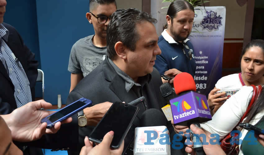 El rector Antonio Guzmán Fernández aseguró que el conflicto por el retraso en la entrega de cargas de trabajo lo resolverían los directivos del plantel (Foto Merari Martínez)