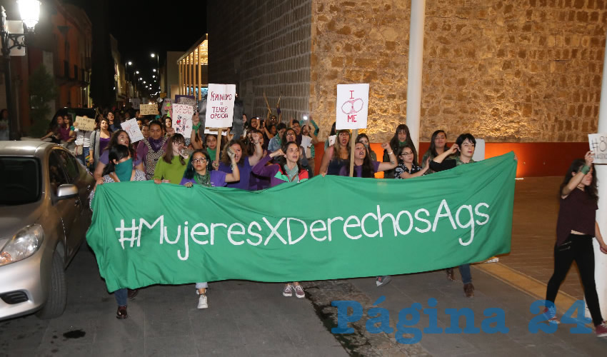Mujeres salieron a la calle a exigir que se les respete sin importar cómo visten, dónde y a qué hora anden