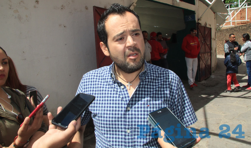Ulises Mejía Haro, presidente municipal de Zacatecas, informó que habló con representantes de diversos colectivos feministas a quienes les pidió evitar dañar el patrimonio mundial (Foto Rocío Castro)