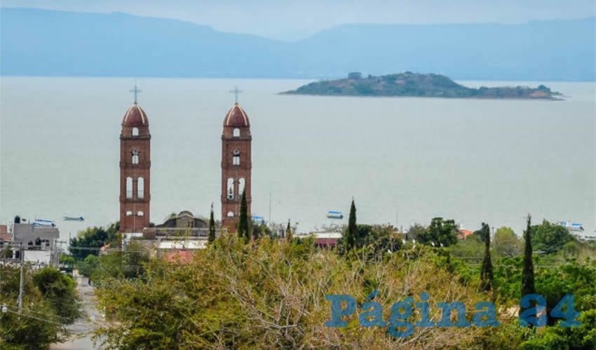 Según un estudio realizado por el ITESO, en las aguas del lago de Chapala se han encontrado altas concentraciones de mercurio y otros metales pesados que son nocivos para el consumo humano y que derivan precisamente en enfermedades renales y otros padecimientos; pese a esto, ni el gobierno estatal ni los municipales asentados en la ribera se han hecho cargo de la situación/Fotos: Cortesía