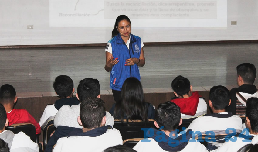 Se informa y concientiza a la comunidad estudiantil la importancia de conocer qué actos de violencia se pueden presentar en el noviazgo