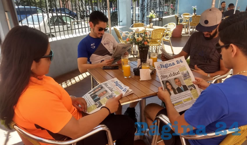 Mar&iacute;a Jos&eacute; Gonz&aacute;lez, Daniel de Jes&uacute;s Mart&iacute;nez, Eduardo Ortiz y Ricardo D&iacute;az desayunaron en Azul Catedra