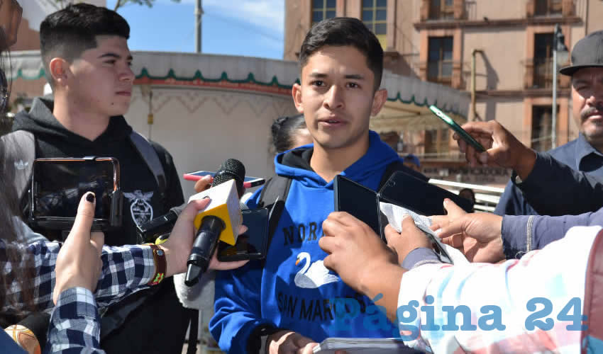 En voz del estudiante sanmarqueño, Javier González, se informó del paro de labores que permanece en esta escuela ubicada en la comunidad de San Marcos en Loreto, a manera de protesta por esta estrategia que implementarán las autoridades estatales (Foto Merari Martínez)