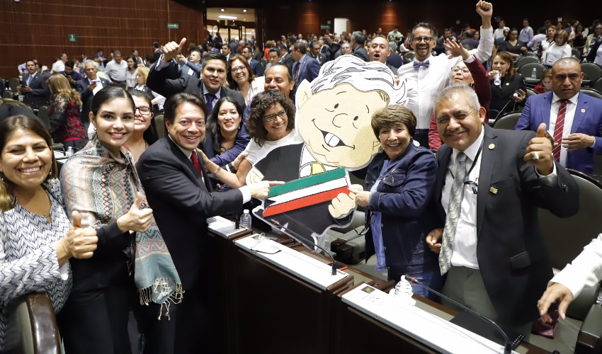 Ciudad de México.- Mario Delgado, coordinador del grupo parlamentario Morena, durante sesión en la cámara de Diputados, luego de aprobarse la reforma en materia de consulta popular y revocación de mandato (Foto: Cuartoscuro)
