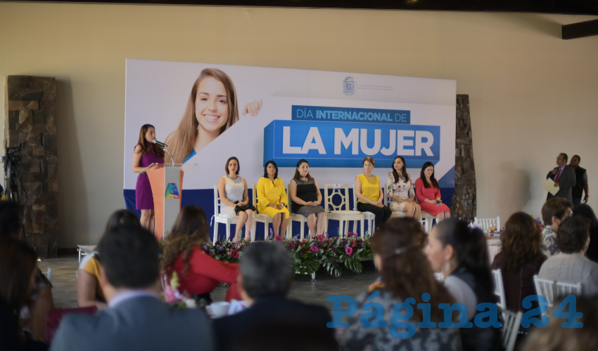 Se realizó la conferencia Mujer y Derechos Humanos en la que participaron más de 300 aguascalentenses de diferentes sectores de la sociedad
