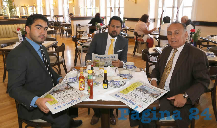 Carlos Alberto D&iacute;az Ortiz, &Oacute;scar Mart&iacute;nez Calvillo y Juan C&eacute;sar Mart&iacute;nez Bustamante compartieron el primer alimento de la ma&ntilde;ana en Sanborns Francia