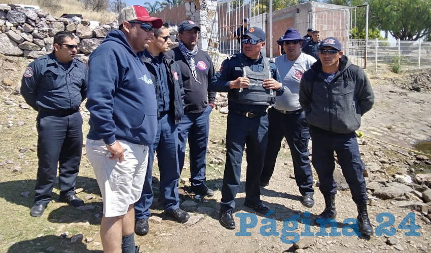 Bomberos de Fresnillo se unieron a los trabajos en la presa Plutarco El&iacute;as Calles