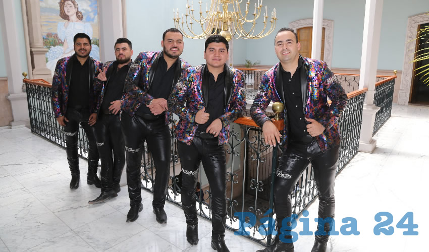 Cinco integrantes de Banda Renovaci&oacute;n visitaron la Catedral del Periodismo (Foto: Eddylberto Lu&eacute;vano Santill&aacute;n)