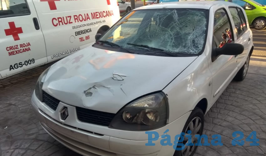 El autom&oacute;vil que manejaba el responsable del percance, mismo que huy&oacute; abandonando la unidad