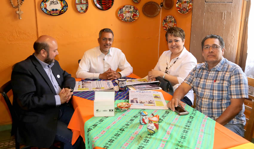 En el Mercadito Gastron&oacute;mico Col&oacute;n desayunaron Jos&eacute; Gonz&aacute;lez Ram&iacute;rez, Alfonso Linares Medina, Lupita Gonz&aacute;lez Madrigal y Sergio Pi&ntilde;a de la Torre