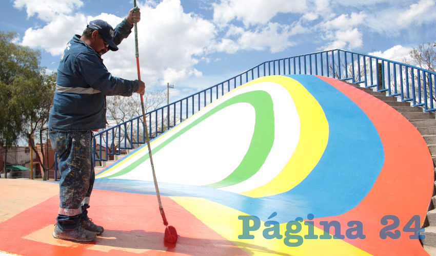 En el Municipio de Aguascalientes existen 170 parques vecinales y 9 de cuota, 26 jardines vecinales y 8 tradicionales, además de dos bosques urbanos