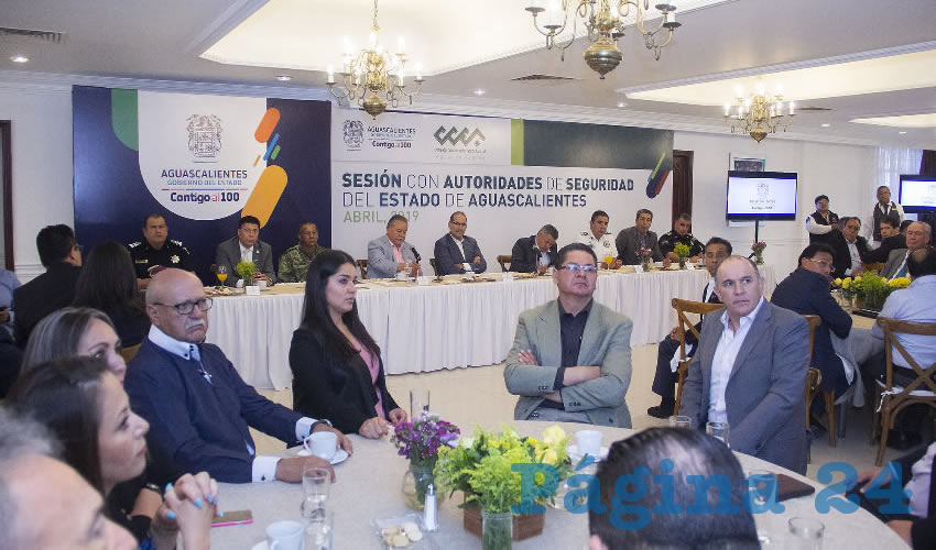 Martín Orozco Sandoval participó en la reunión mensual de los integrantes del Consejo Coordinador Empresarial en el Estado con autoridades en materia de seguridad pública
