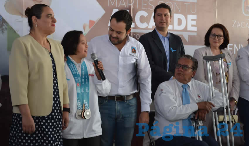 Ante ello, Ulises Mejía Haro aseguró que Zacatecas capital es y será un municipio donde no hay ciudadanos de primera ni de segunda: “Yo agradezco que nos den la oportunidad de servirles”; señaló que lamentablemente las personas con discapacidad enfrentan muchas barreras (Foto Merari Martínez)