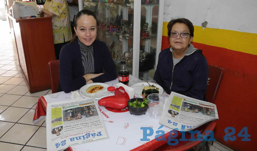 En Gorditas La Merced desayunaron Ana Paulina Álvarez Bravo y Rosa María Bravo González