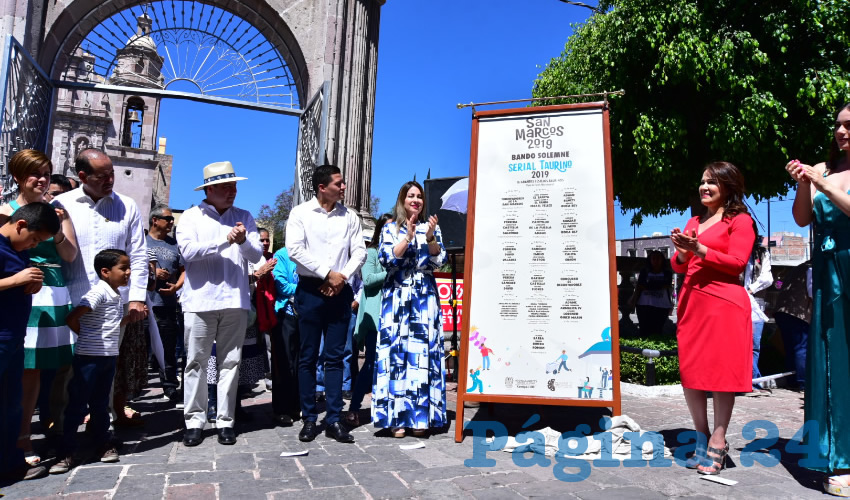 Con la develación del Bando Solemne se honra la tradición de anunciar a la ciudadanía el inicio de los festejos de la verbena abrileña