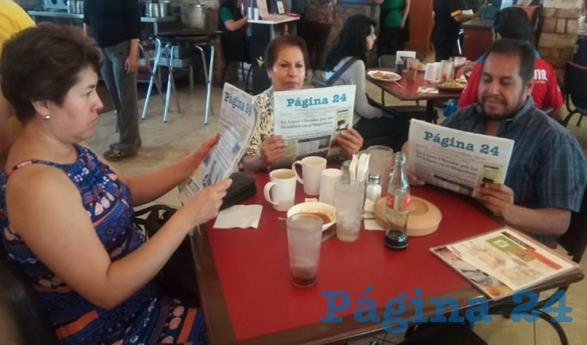 Isabel Rivera Esquivel, Elena Esquivel y Juan Rivera desayunaron en el restaurante Las Antorchas