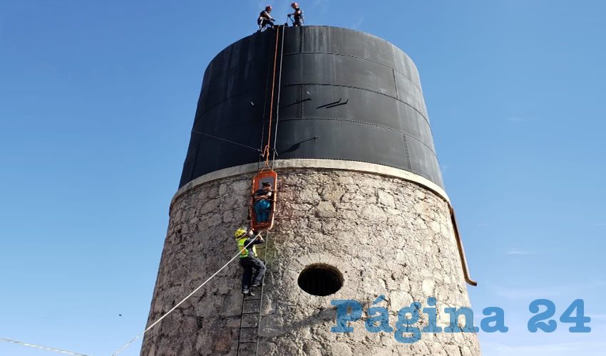Así bajaron a Cinthia Jazmín del tanque elevado del cual pretendía saltar