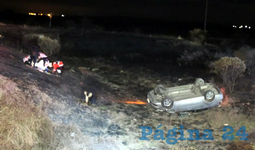 El vehículo se volcó cuando estaba a punto de ingresar a la carretera federal 45 sur