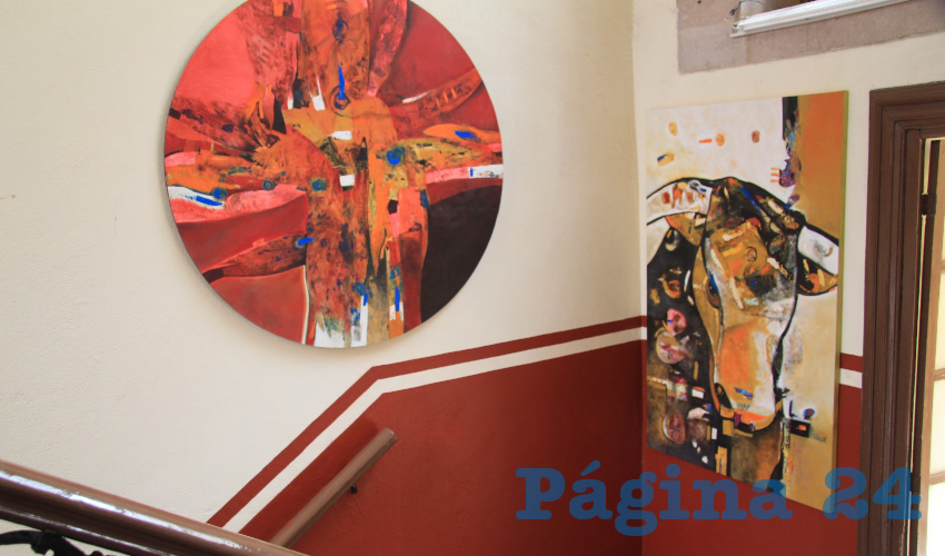 Esta exposición lleva por título “Atisbos de colores primarios mezclados”, y participan los artistas Rosa Martha Báez, Rogelio Aguilar, Leopoldo Elías Smith y Luis Rolando Ortiz (Foto Rocío Castro Alvarado)