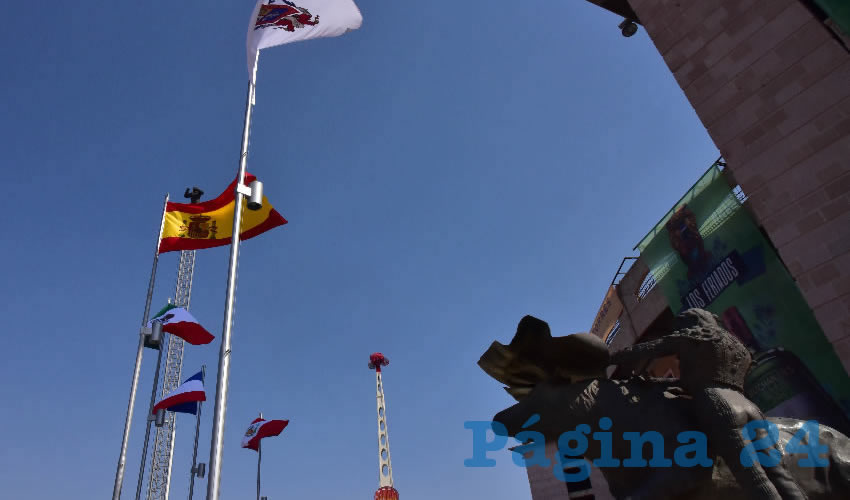 Las banderas de los principales países taurinos en el mundo, se erigen y ondean también como símbolos de las nacionalidades que conforman el serial taurino