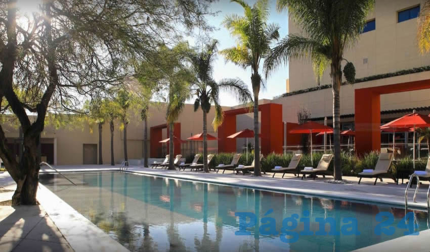 “Tenemos alta ocupación pero aún quedan espacios es decir, todavía hay habitaciones disponibles, pero para este sábado ya estamos completos”