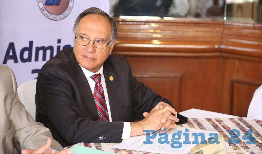 Pablo de Jes&uacute;s Medina Llamas, secretario acad&eacute;mico de la UTA