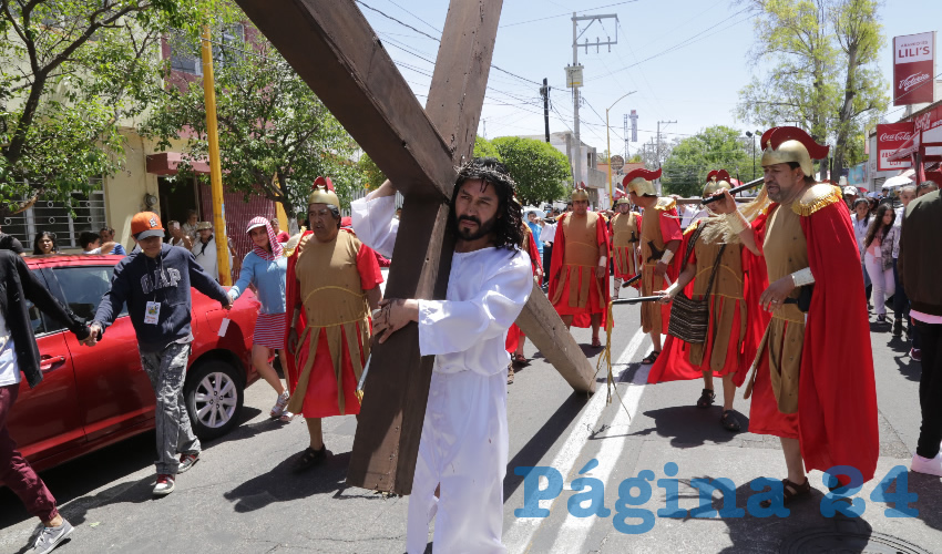 Sin contratiempos se realizaron los viacrucis en el estado (Foto: Eddylberto Luévano Santillán)
