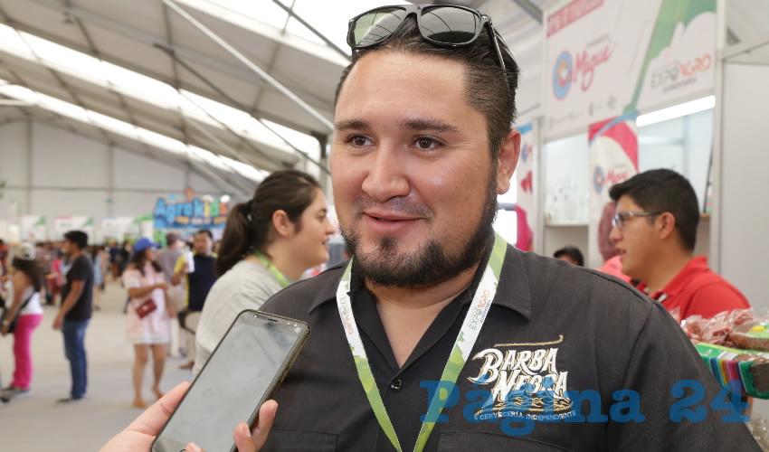 Diego Armando Palomares estudió para abogado, pero se dedica a producir cerveza artesanal (Foto: Eddylberto Luévano Santillán)