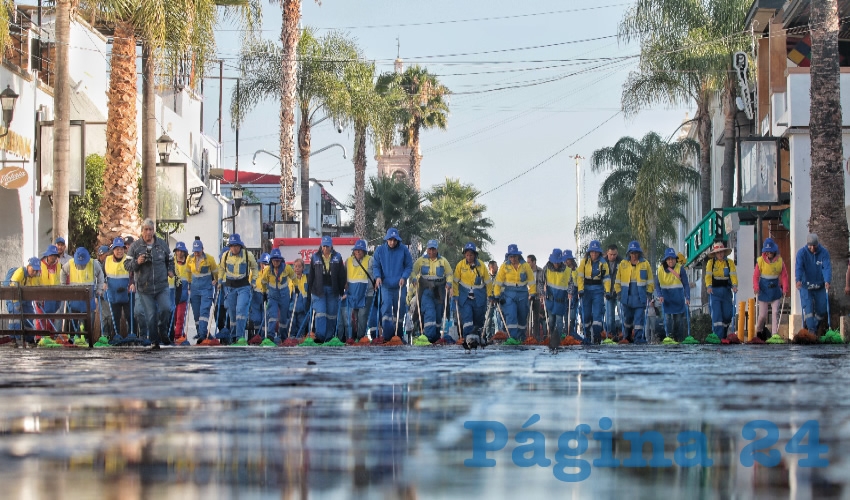 Se realiz&oacute; el primer lavado profundo en las explanadas del Jard&iacute;n de San Marcos, Andador Arturo J. Pani y Expo Plaza