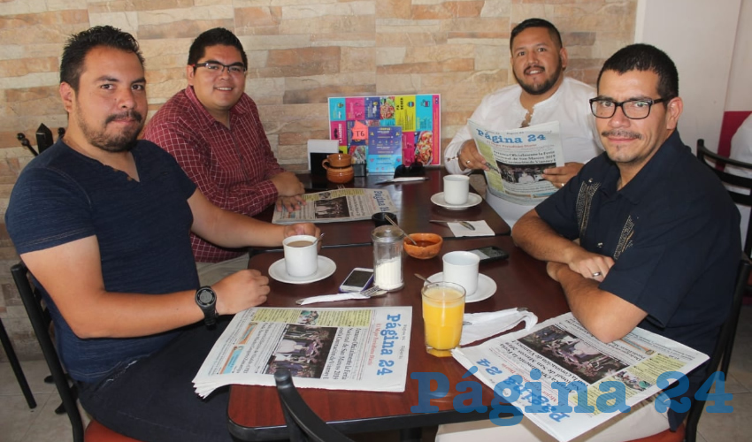 En el restaurante La Madero desayunaron Ismael V&aacute;zquez, Jos&eacute; Navarro, Julio S&aacute;nchez y Diego Ramos