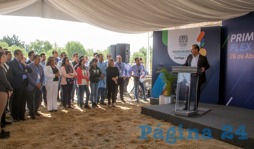 El gobernador del Estado Mart&iacute;n Orozco Sandoval particip&oacute; como invitado especial en la colocaci&oacute;n de la primera piedra del edificio Q de la empresa Flex