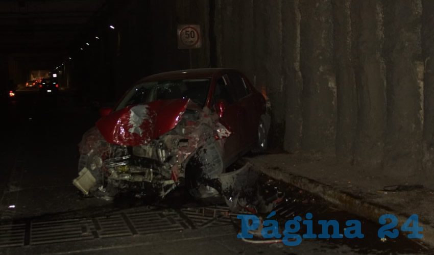 Así quedó el auto que manejaba el ebrio Jaime Alexis García Zamudio, de 20 años de edad,