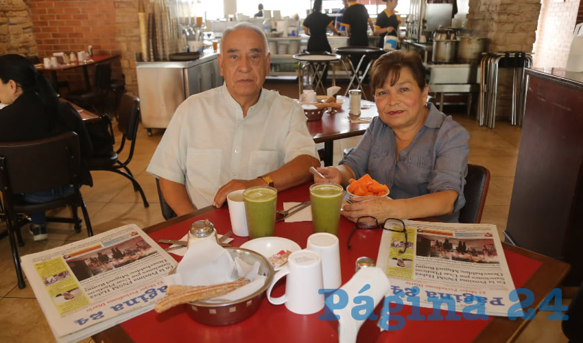 En Las Antorchas almorzaron Antonio Garc&iacute;a Romero y Elvia Altamira Ortiz, de Tulancingo, Hidalgo