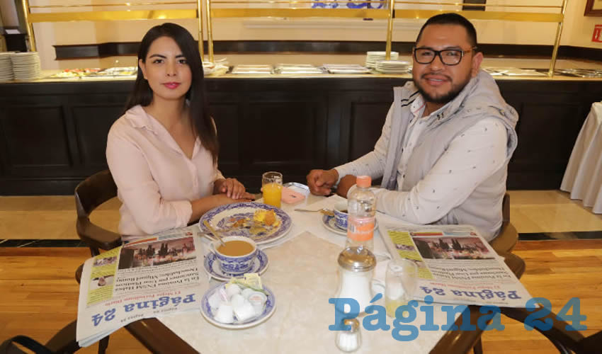 Sanborns Francia compartieron el primer alimento del d&iacute;a Ana Karen Mart&iacute;nez de Santos y Jos&eacute; Ju&aacute;rez L&oacute;pez