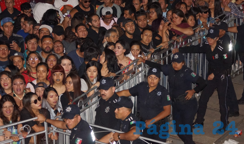 Ante la incapacidad de los guardias de Omega, policías municipales y estatales controlaron al público que asistió al Foro de las Estrellas