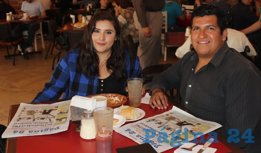 En el restaurante Las Antorchas, desayunaron Natalia D&iacute;az y Daniel Ram&iacute;rez