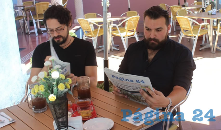 Israel Dur&oacute;n y Fernando Romo probaron su primer alimento del d&iacute;a en Azul Catedral